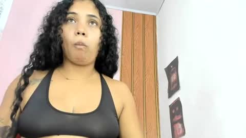 ellybloom online show from 07-31-26, 01:54