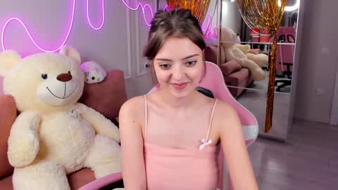 Snapshot of ellyford chatting on 01-03-25, 05:42 Elly online show from 01-03-25, 05:42