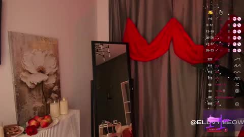 Snapshot of ellyford chatting on 03-08-25, 04:28 Elly online show from 03-08-25, 04:28