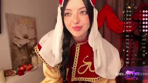 Snapshot of ellyford chatting on 03-08-25, 07:31 Elly online show from 03-08-25, 07:31