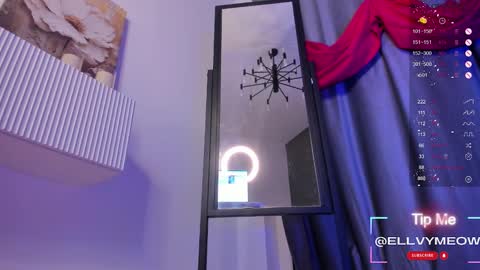 Snapshot of ellyford chatting on 03-09-25, 04:55 Elly online show from 03-09-25, 04:55