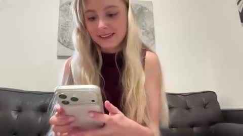 ellykeyofficial online show from 05-01-26, 11:09