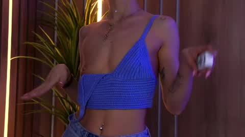 Elly online show from 04-21-26, 02:04