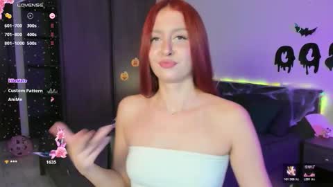 EllyPeach online show from 10-22-25, 04:18