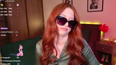 EllyPeach online show from 05-09-26, 03:17