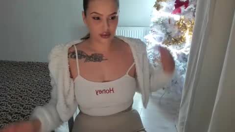 Snapshot of ellyslimdoll chatting on 01-11-26, 02:38 ellslimdoll online show from 01-11-26, 02:38
