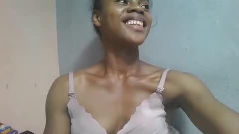 elodie228680 online show from 05-02-26, 03:39