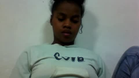 elodie228680 online show from 06-09-26, 06:08