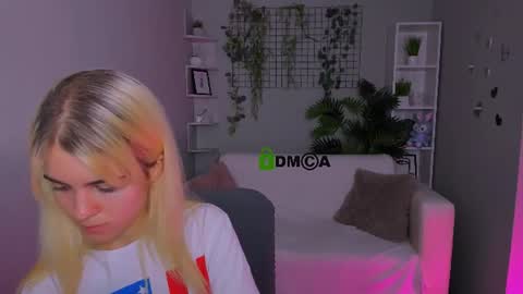 Ella online show from 07-31-26, 03:22