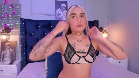 Snapshot of elodie_walker chatting on 01-21-25, 02:26 Elodie online show from 01-21-25, 02:26