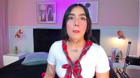Snapshot of elodie_walker chatting on 09-10-25, 12:27 Elodie online show from 09-10-25, 12:27