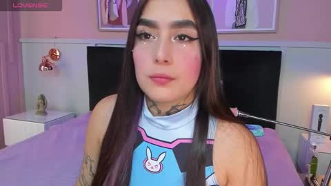 Snapshot of elodie_walker chatting on 09-25-25, 12:53 Elodie online show from 09-25-25, 12:53