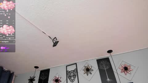 Elodie  online show from 03-01-26, 12:01