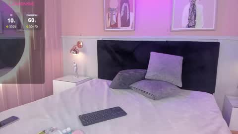 Elodie  online show from 05-06-26, 12:10