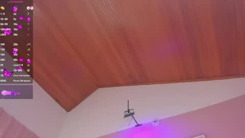 Elodie  online show from 05-31-26, 06:09