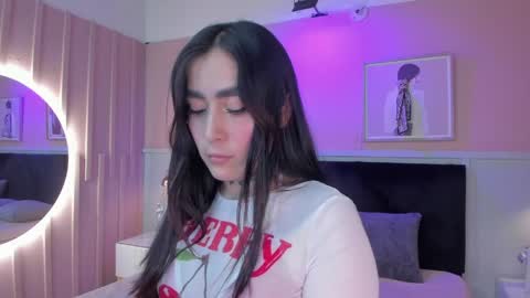 Elodie  online show from 06-04-26, 12:11