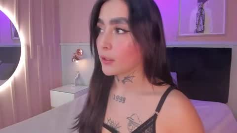 Elodie  online show from 06-16-26, 12:08
