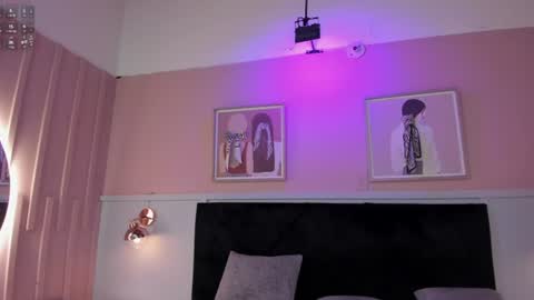Elodie  online show from 07-11-26, 12:08