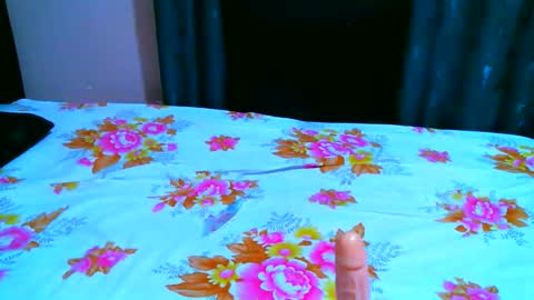 Snapshot of elodielynn chatting on 12-03-25, 12:25 elodielynn online show from 12-03-25, 12:25