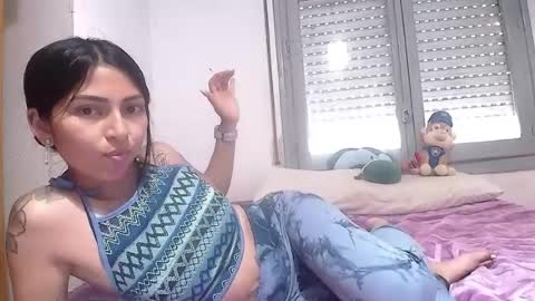 Snapshot of elody_j chatting on 05-28-26, 08:11 elody online show from 05-28-26, 08:11