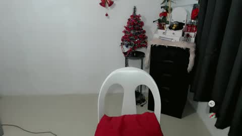 Snapshot of elora_charming chatting on 01-08-25, 02:14 elora_charming online show from 01-08-25, 02:14