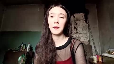 Snapshot of elouisevallian chatting on 06-18-26, 02:34 Elara online show from 06-18-26, 02:34