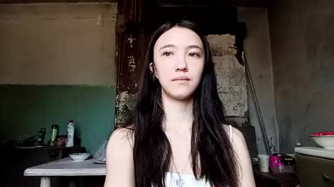 Snapshot of elouisevallian chatting on 06-27-26, 02:16 Elara online show from 06-27-26, 02:16
