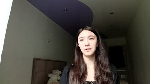 Snapshot of elouisevallian chatting on 07-05-26, 04:19 Elara online show from 07-05-26, 04:19