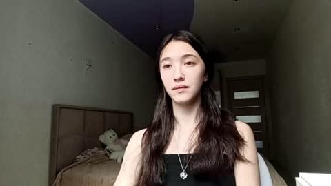 Snapshot of elouisevallian chatting on 07-06-26, 02:08 Elara online show from 07-06-26, 02:08
