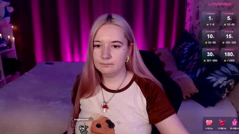 Snapshot of elovinora chatting on 12-19-24, 01:07 Ela give me a thumbs up if you like it and this is important for the development of the account online show from 12-19-24, 01:07