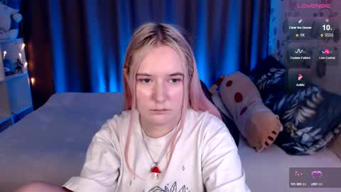 Snapshot of elovinora chatting on 12-29-24, 01:13 Ela give me a thumbs up if you like it and this is important for the development of the account online show from 12-29-24, 01:13