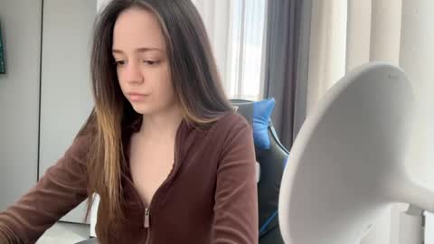 Snapshot of elowynx chatting on 04-19-26, 11:09 Milana online show from 04-19-26, 11:09