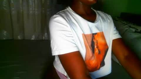 Snapshot of elphaba01 chatting on 02-20-25, 01:46 Elphaba online show from 02-20-25, 01:46