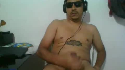 Snapshot of elquetal007 chatting on 10-29-25, 04:15 pedro online show from 10-29-25, 04:15