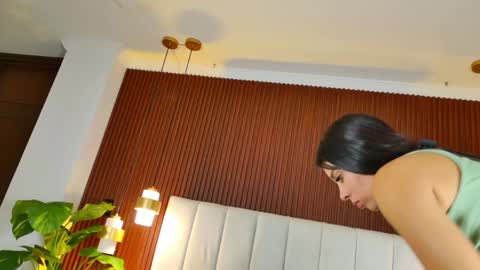 Snapshot of elsa_gb chatting on 05-21-26, 03:13 Isabela Martinez online show from 05-21-26, 03:13