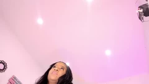 Snapshot of elsiemorrison chatting on 10-30-25, 07:14 elsiemorrison online show from 10-30-25, 07:14