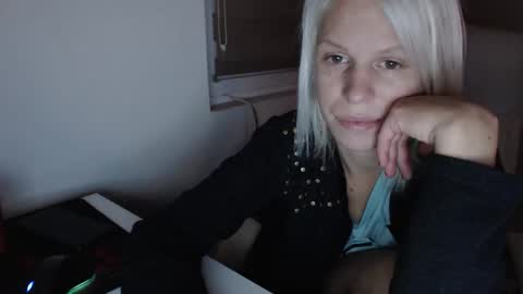 Snapshot of elssa_rush chatting on 09-25-25, 02:04 elssa_rush online show from 09-25-25, 02:04