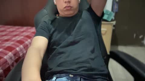 Snapshot of elvergudo0 chatting on 10-12-25, 05:17 Diego online show from 10-12-25, 05:17