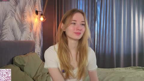 Snapshot of elvyrose chatting on 04-27-26, 04:32 Alex online show from 04-27-26, 04:32