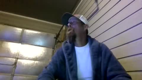 Snapshot of elwooood7 chatting on 03-14-26, 11:48 elwooood7 online show from 03-14-26, 11:48