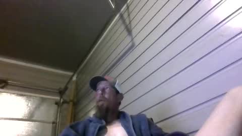 Snapshot of elwooood7 chatting on 03-29-26, 01:22 elwooood7 online show from 03-29-26, 01:22