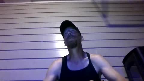 Snapshot of elwooood7 chatting on 05-31-26, 11:06 elwooood7 online show from 05-31-26, 11:06
