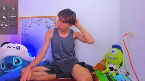 Snapshot of ely_king chatting on 06-28-26, 06:36 E L Y K I N G online show from 06-28-26, 06:36