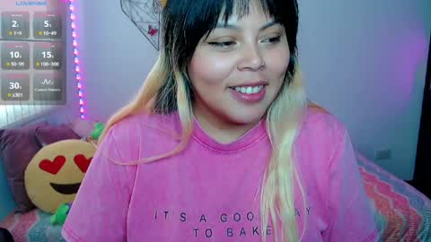 Snapshot of elymoon chatting on 04-27-26, 10:19 Ely online show from 04-27-26, 10:19