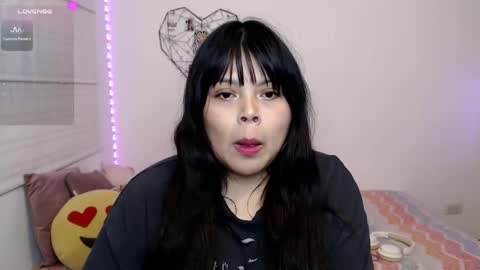 Snapshot of elymoon chatting on 06-06-26, 12:49 Ely online show from 06-06-26, 12:49