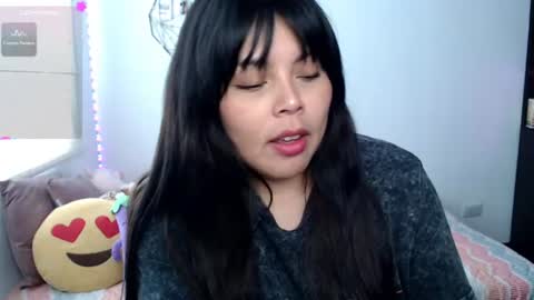 Snapshot of elymoon chatting on 06-12-26, 07:35 Ely online show from 06-12-26, 07:35