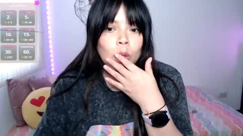 Snapshot of elymoon chatting on 06-18-26, 10:47 Ely online show from 06-18-26, 10:47