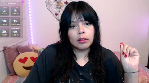 Snapshot of elymoon chatting on 07-17-26, 11:53 Ely online show from 07-17-26, 11:53