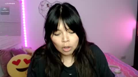 Snapshot of elymoon chatting on 07-23-26, 02:20 Ely online show from 07-23-26, 02:20