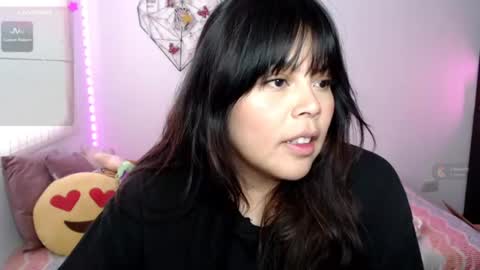Snapshot of elymoon chatting on 07-28-26, 10:42 Ely online show from 07-28-26, 10:42